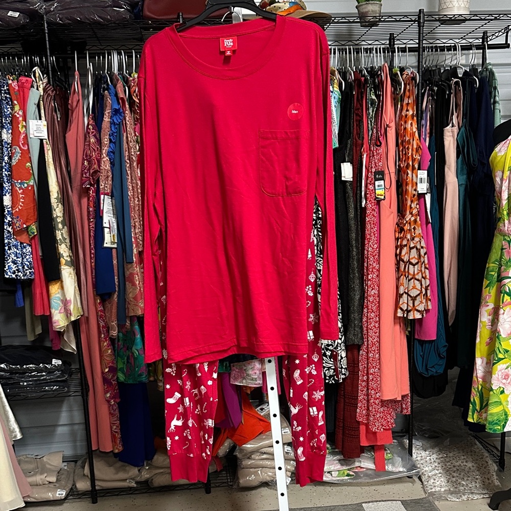 NWT Macy’s family PJs two piece set